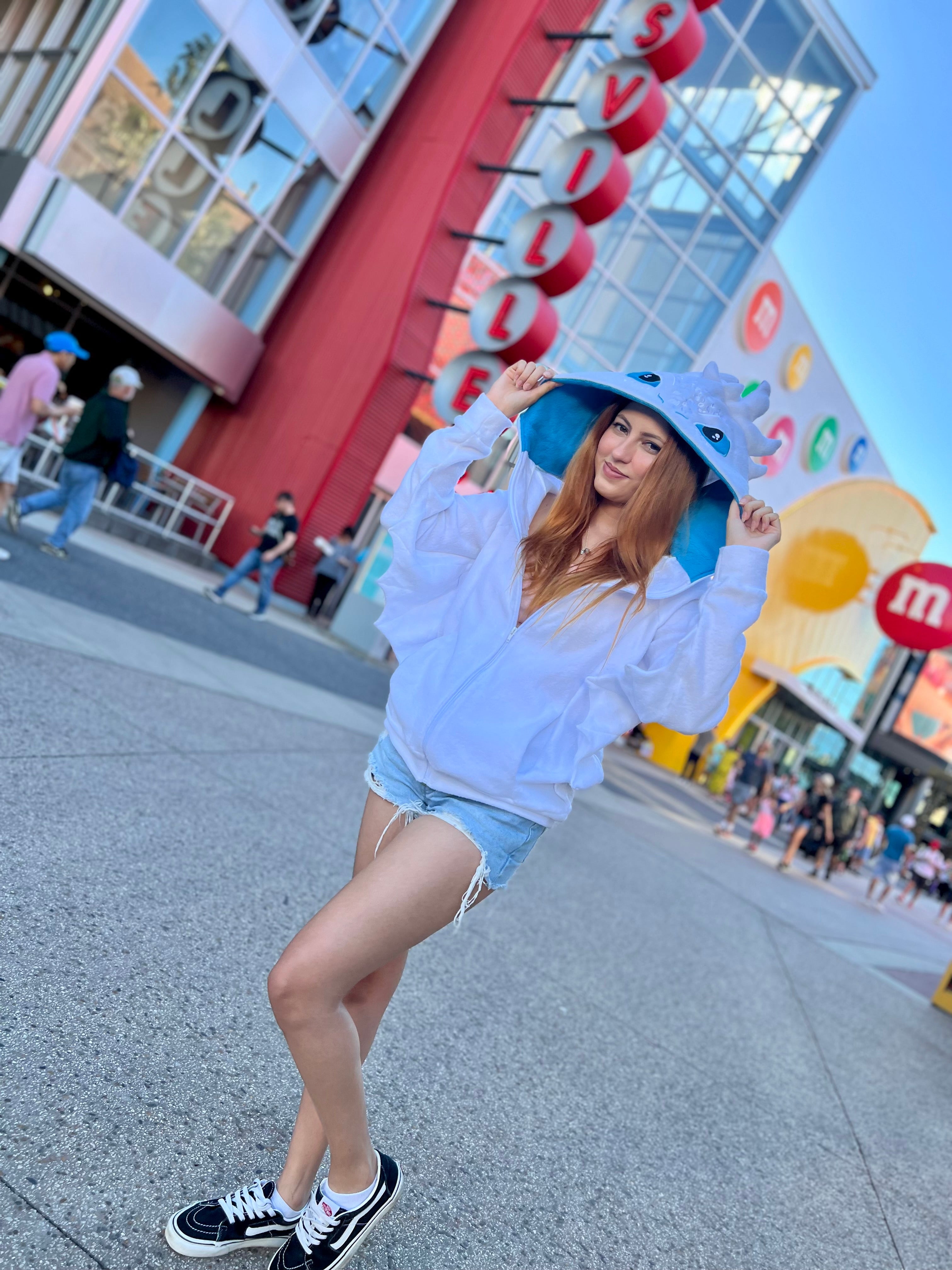 ✨ Buzo Furia Luminosa – Comodidad diaria con estilo dragón 🐉🤍